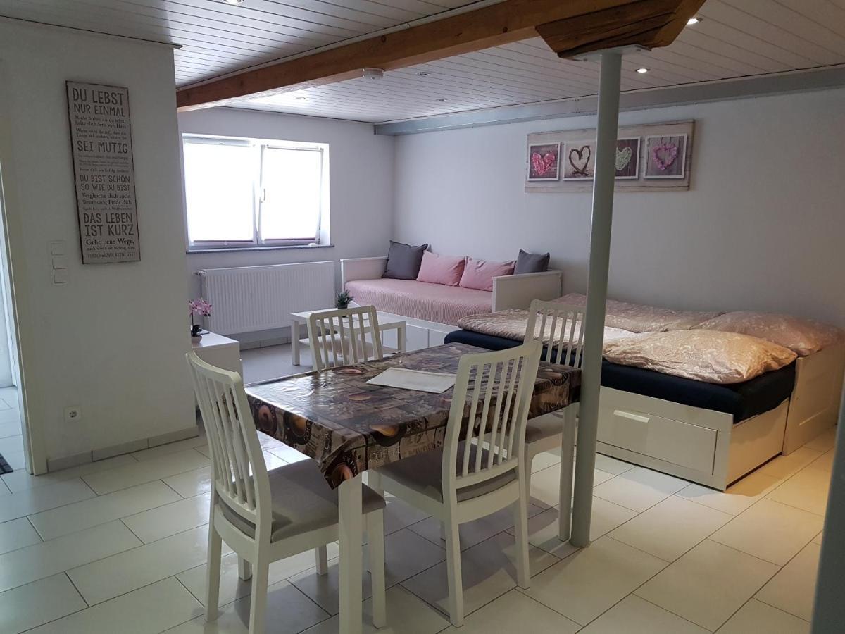 Ferienwohnung/Monteurzimmer auf dem Bauernhof Mörlenbach Exterior foto